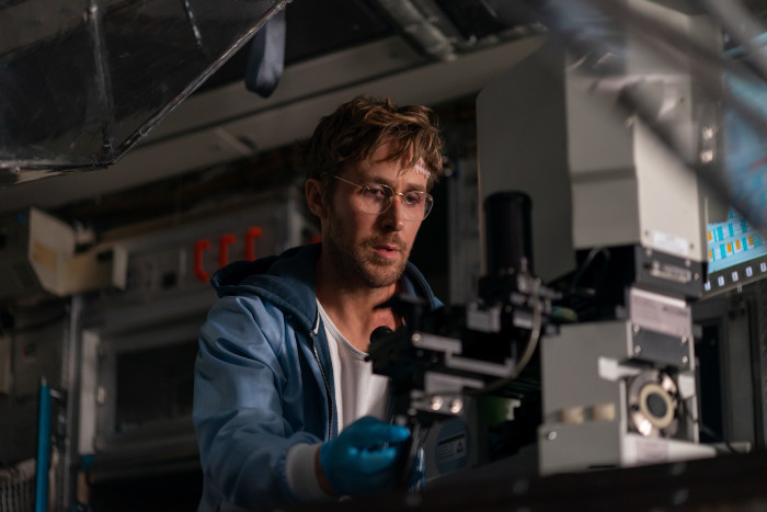 Protagonist Ryland Grace (Ryan Gosling) bei der Astrophagen-Forschung. (Bild: Sony Pictures)